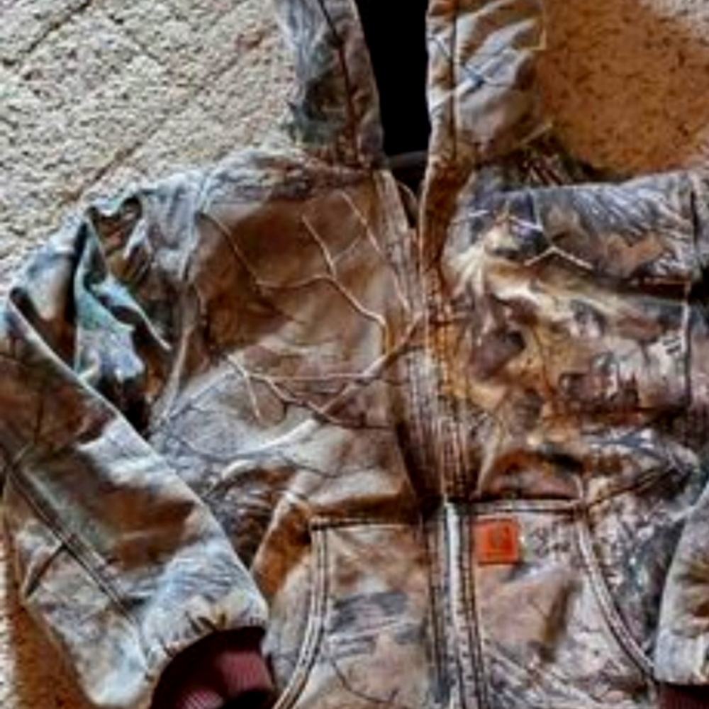 Carhartt Insulated Jacket.              Youth Size 14-16  Brown Camo